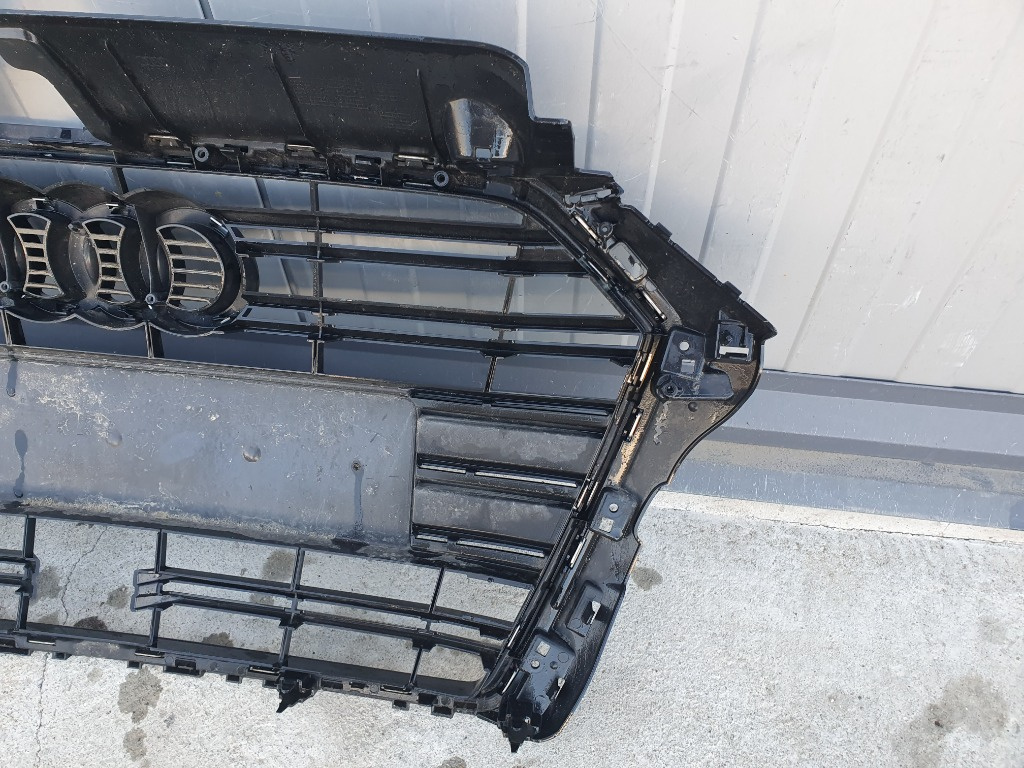 Grila centrala audi a3