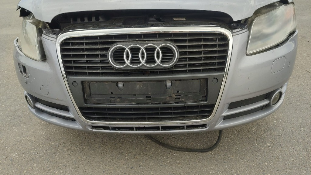GRILA CENTRALA Audi A4 B7 2007 motor 2000 CC cod ALT cutie viteze automata multitronic cod HDZ
