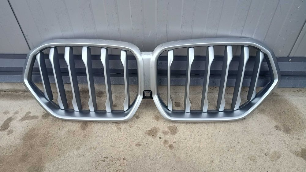 Grila centrala avariata bmw x6 g06