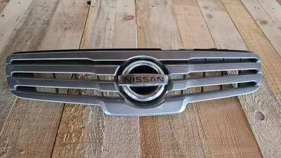 Grila Centrala Bara Fata cu Emblema Nissan Qashqai