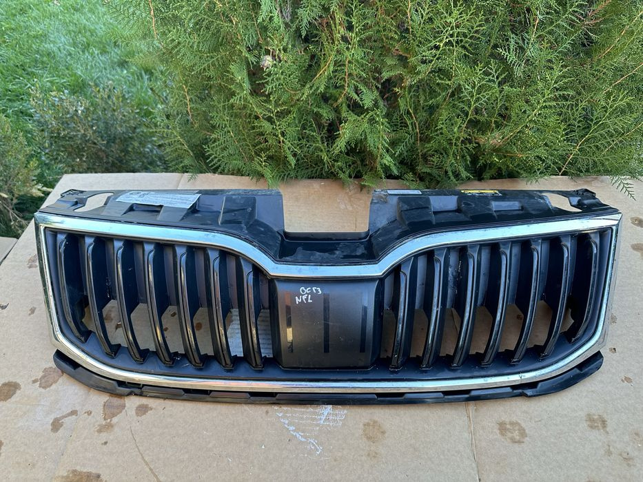 Grila centrala bara fata Skoda Octavia 3 Nonfacelift 2012/2013/2014->