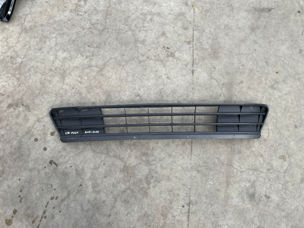 GRILA CENTRALA BARA VW POLO 2018 - 2023 2G0853677AB