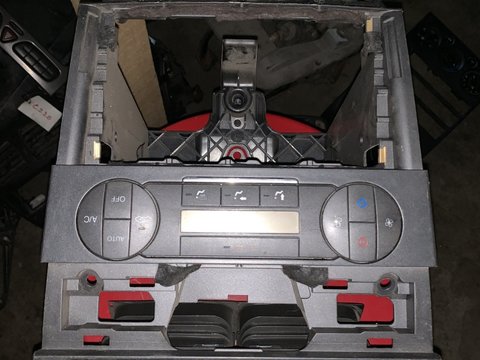 Grila centrala bord Ford Mondeo MK3 2005
