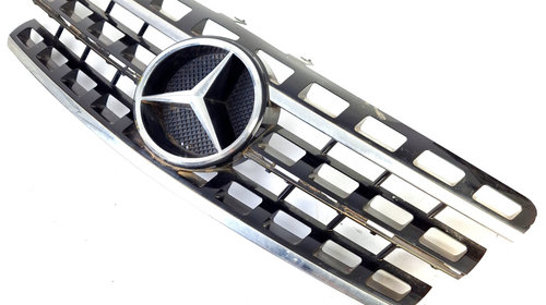 Grila Centrala Cu Sigla Mercedes-Benz ML