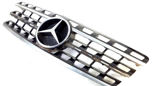 Grila Centrala Cu Sigla Mercedes-Benz ML