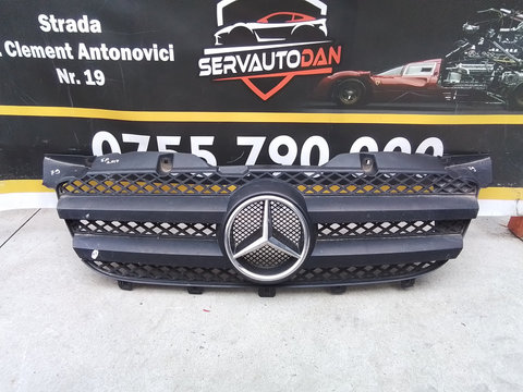 Grila centrala fata Mercedes-Benz Sprinter 2.2 Motorina 2010, A9068800585
