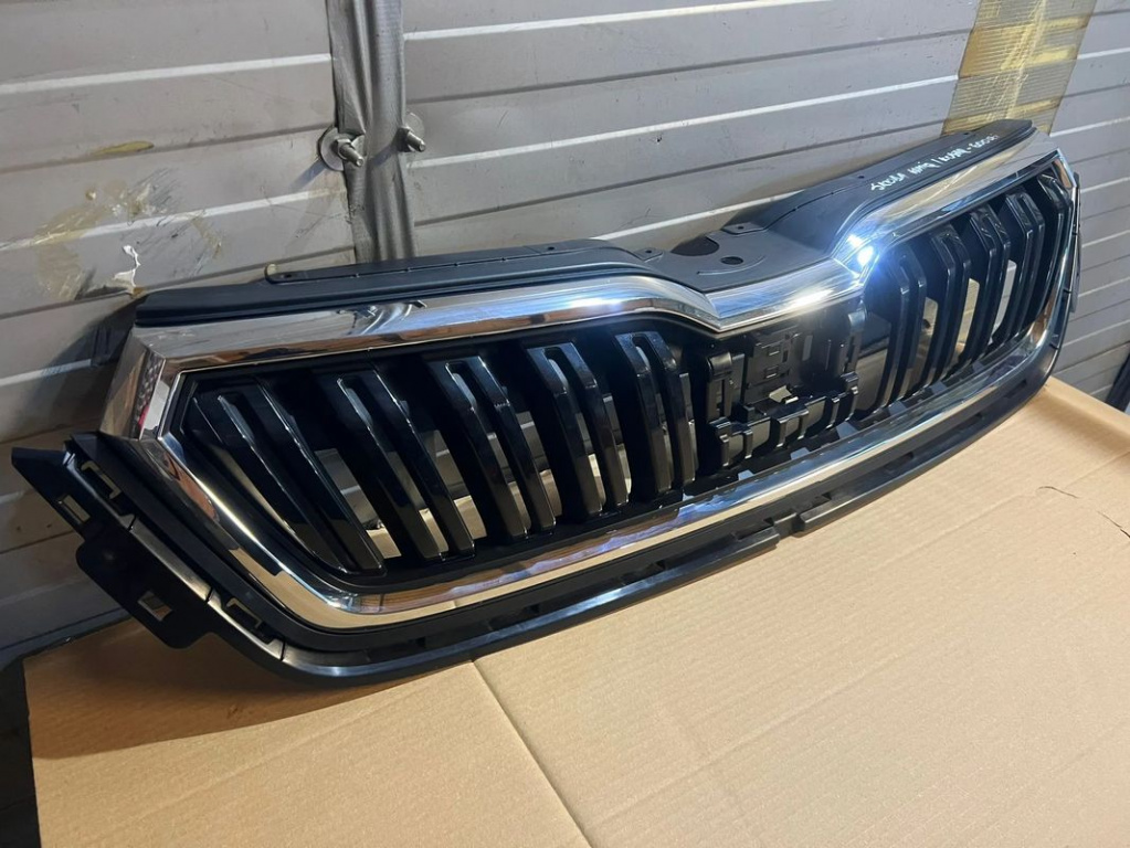 GRILA CENTRALA FATA SKODA KAMIQ / KODIAQ 658853653