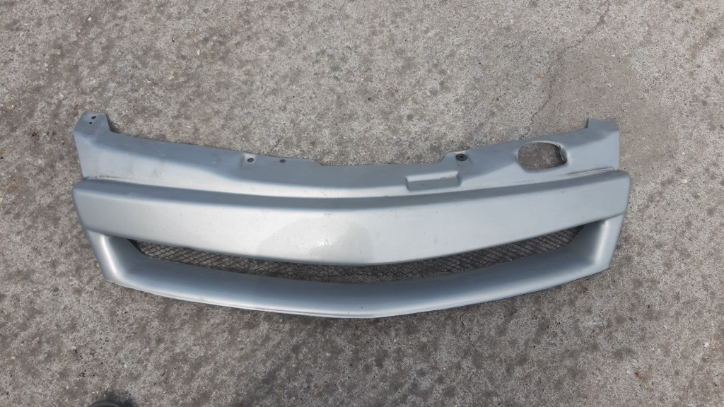 Grila centrala fata tuning Opel Astra H