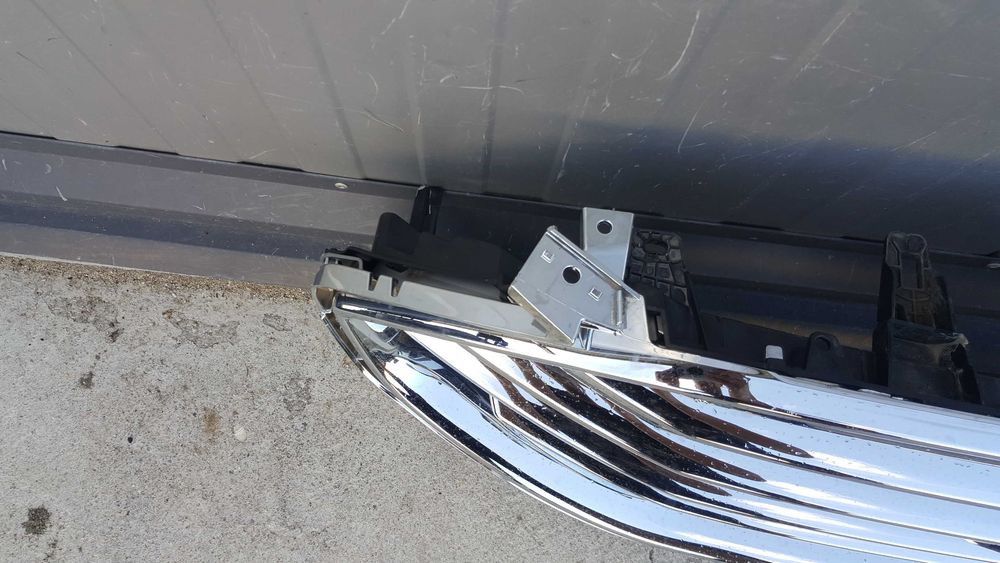 grila centrala ford edge