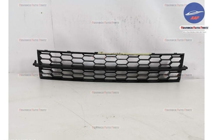 Grila Centrala Inferioara originala Skoda Octavia 3 2013 2014 2015 2016 2017 Skoda Octavia 3 2013 2014 2015 2016 2017
