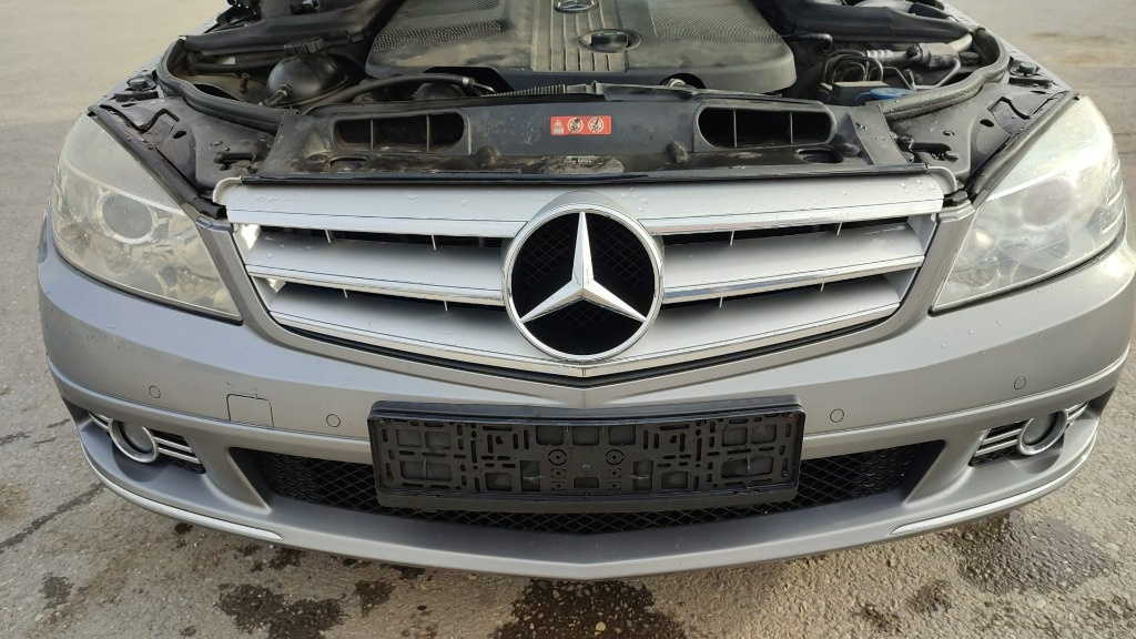 Grila centrala Mercedes C200 W204,2010,motor 2200 CC,136CP,euro 5,cod motor 651913,break