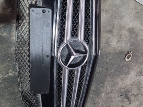 Grila Centrala Mercedes Cls W218 an 2011-2014