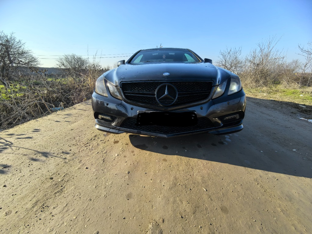 Grila centrala Mercedes E Class Coupe W207