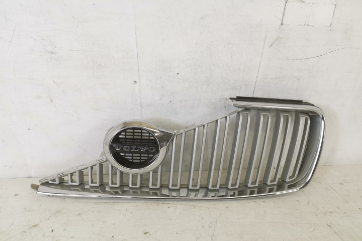 Grila Centrala Radiator Cu Emblema Originala Avariata Volvo XC90 2 2015 2016 2017 2018 2019