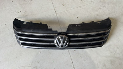 Grila centrala radiator VW Passat B7 2012