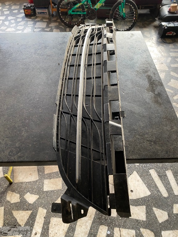 Grila centrala RENAULT MEGANE 3 - 622542051r cu defect