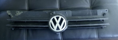 Grila centrala VW Golf 4