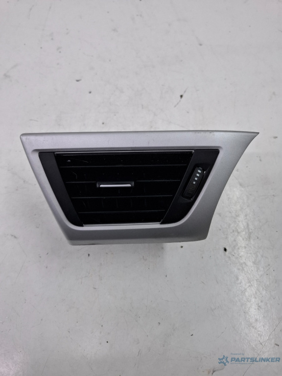 Grila de ventilatie laterala panou de bord BMW 3 VI F30, F80 2011 - 2018 320 d B47 D20 A, N47 D20 C