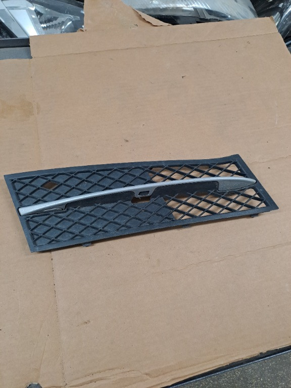 Grila dreapta bara fata Bmw seria 5 F10 originala