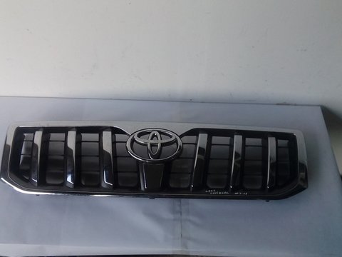 Grila faruri toyota land cruiser an fabricatie 03-08 cod 53111-60500