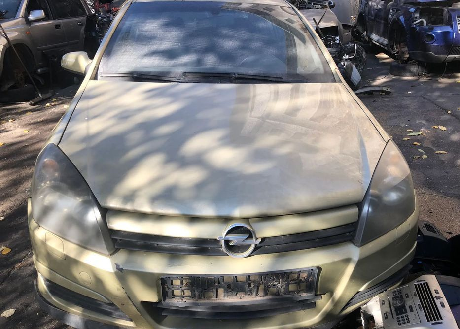 Grila fata centrala bara fata Opel Astra H 2005