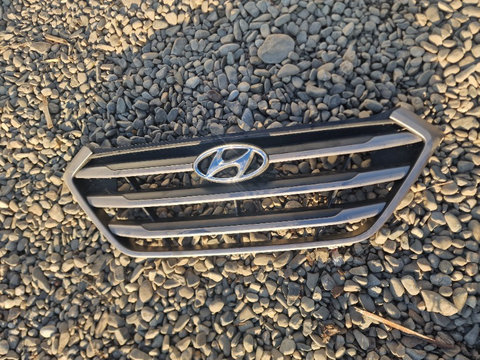 Grila fata cu sigla Hyundai TUCSON an 2015 2016 cod 86350-D7000