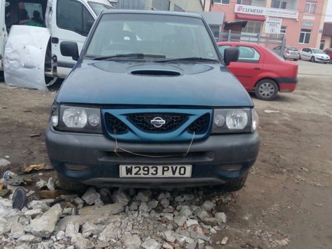 Grila fata Nissan terrano 2000-2005