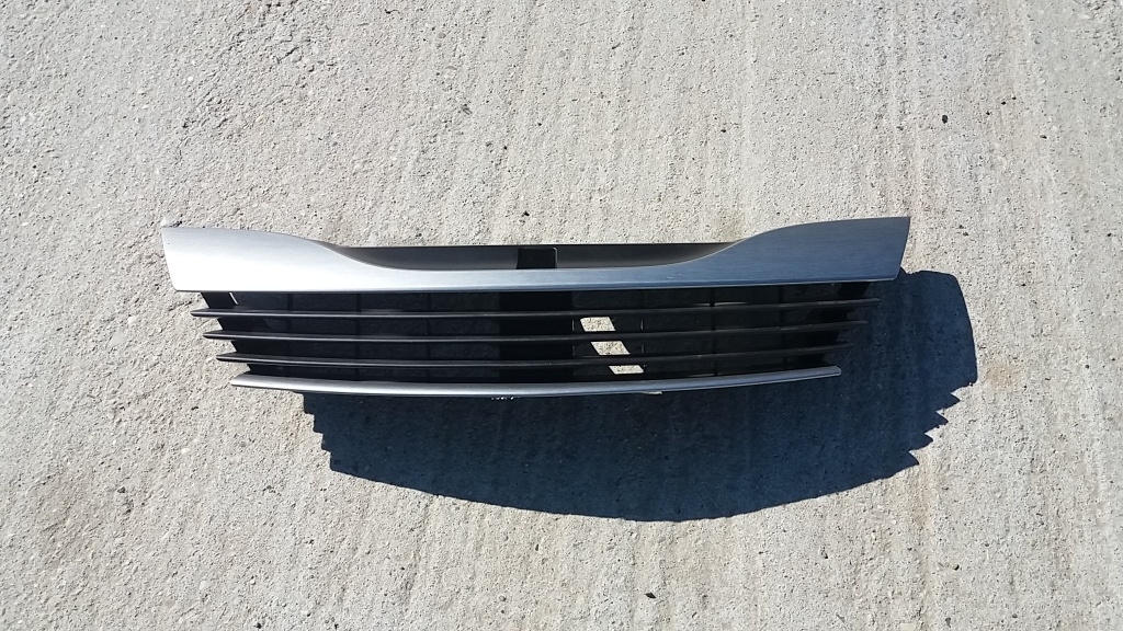 Grila fata Renault Laguna 2 ORIGINALA stare FOARTE BUNA