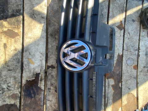 Grila fata Volkswagen Polo 9N