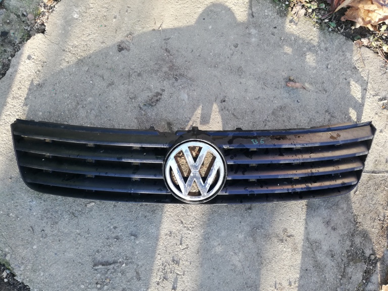 Grila fata VW Passat B5 2002 2003