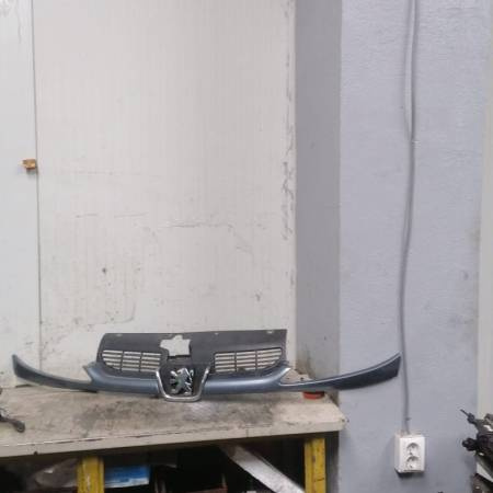 Grila frontala Peugeot 206
