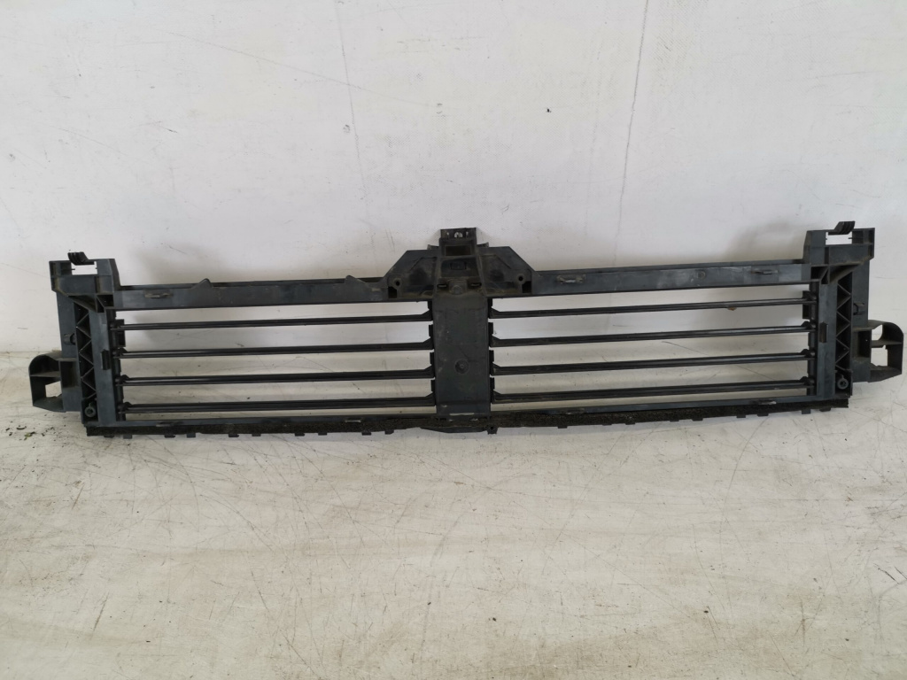 Grila Hota Electrica Mercedes-Benz A-Class W177/V177 2018 2019 2020 2021 2022 Originala In Stare Buna