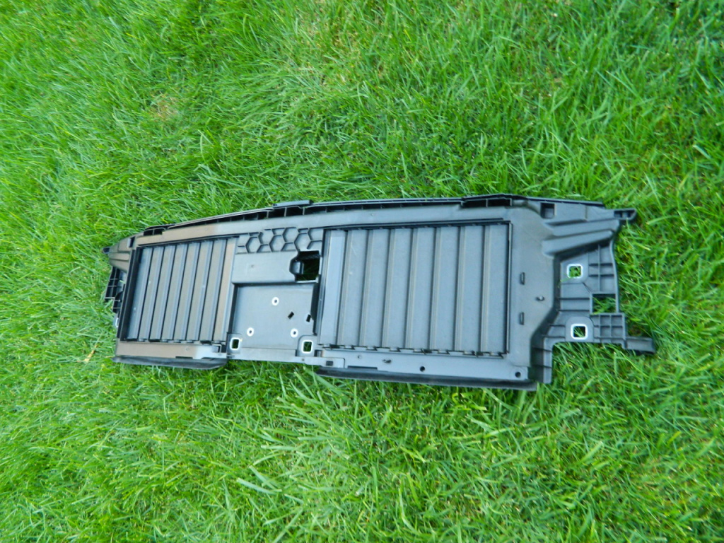 Grila hota Mercedes C-Class W206 cod A2066224000