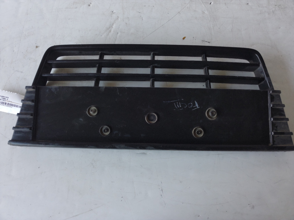 Grila inferioara bara fata Ford Focus 3 an 2015 cod piesa BM51-17K945-A