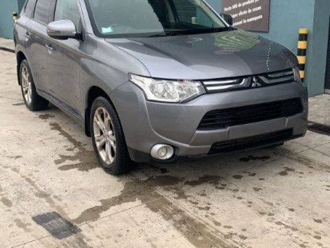 Grila inferioara bara fata Mitsubishi Outlander 3