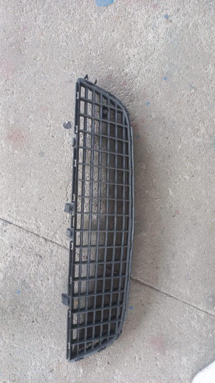 Grila inferioara bara fata opel vectra c ,cod: 906