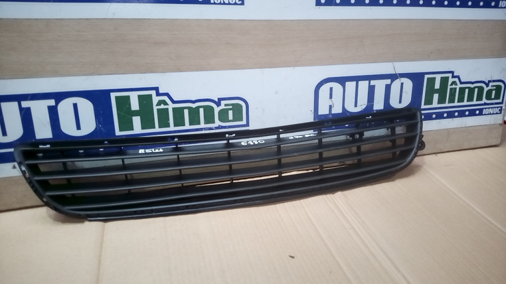 Grila inferioara centrala in bara fata QWP 6880270QC(Noua) Opel Zafira B 2005-2014