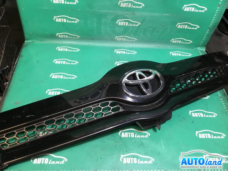 Grila Intre Faruri 531110f020 Toyota COROLLA Verso ZER ,ZZE 2004