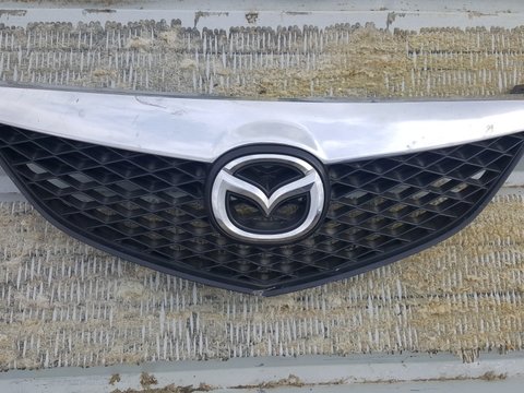 Grila intre faruri,Mazda 6,an fabricatie 2003