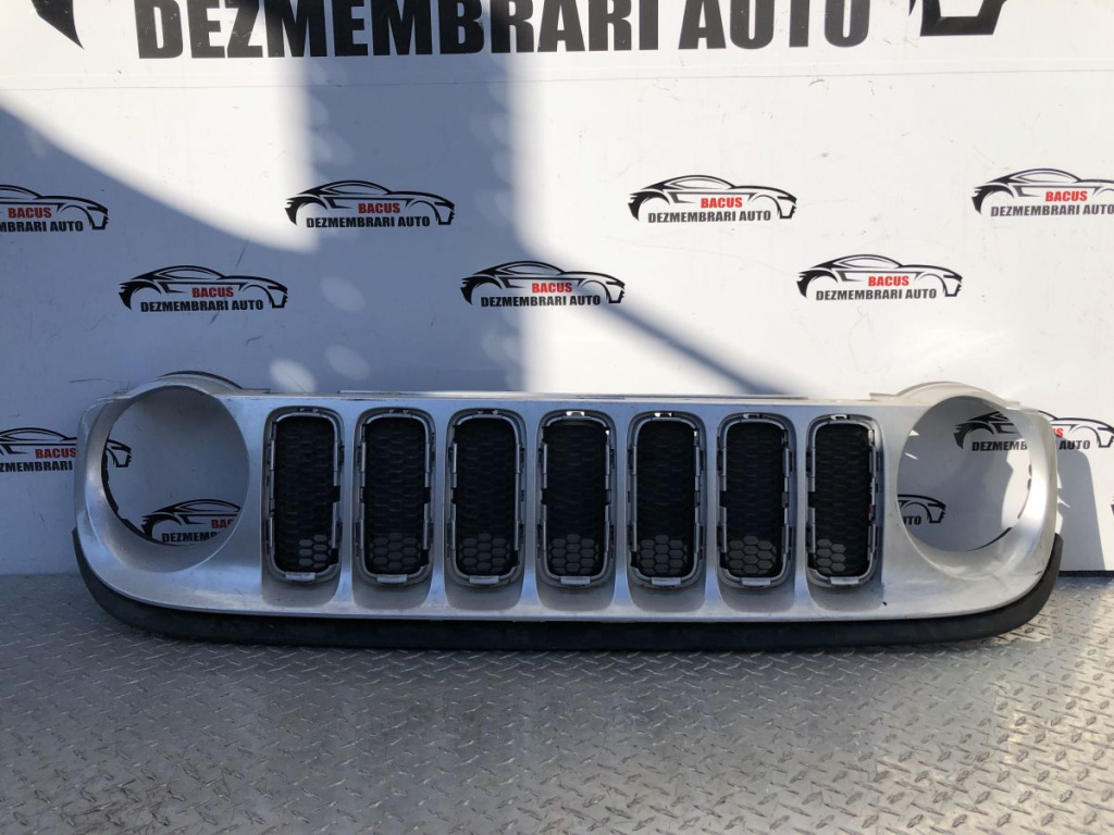 Grila Jeep Renagade model 2015-2017 cod 735587827