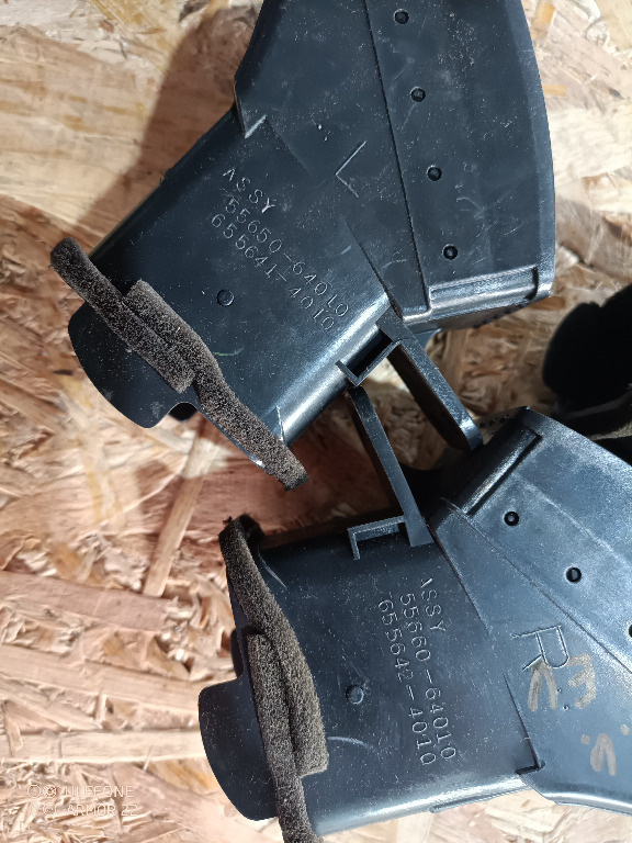 GRILA LATERALA AER VENTILATIE TOYOTA COR