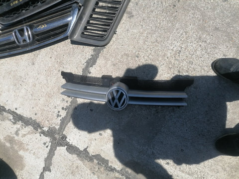 Grila masca radiator bara fata VW Golf 4 LA7W