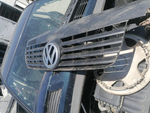 Grila masca radiator bara fata VW Transporter T5