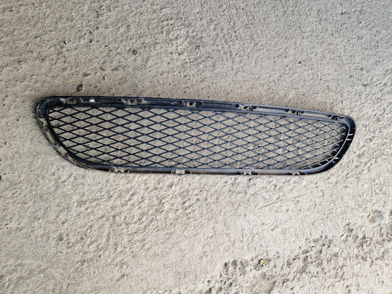 Grila mijloc bara fata bmw e90 e91 facelift cod 7198906