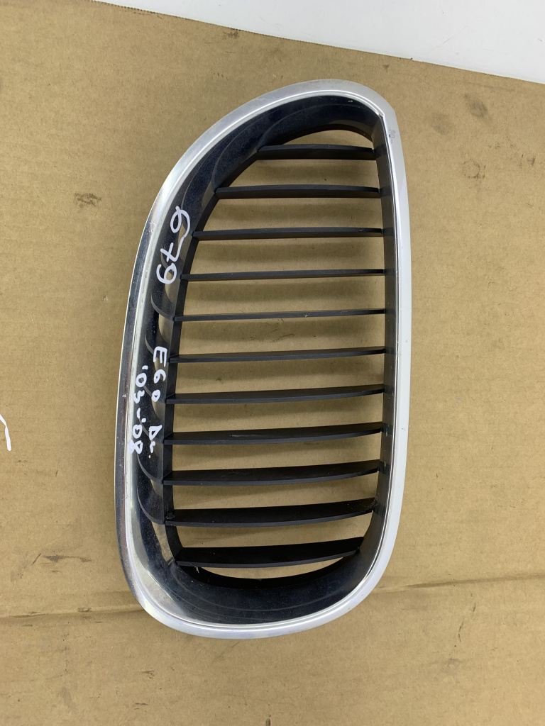 Grila/Nara bara fata dreapta BMW E60/61 2007-2011 7065702 DezP: 26939