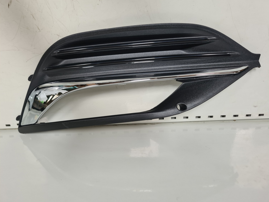 Grila proiector cu crom dreapta Opel Insignia B 39