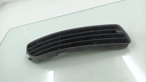 Grila proiector dreapta Audi A4 B5 ADP /