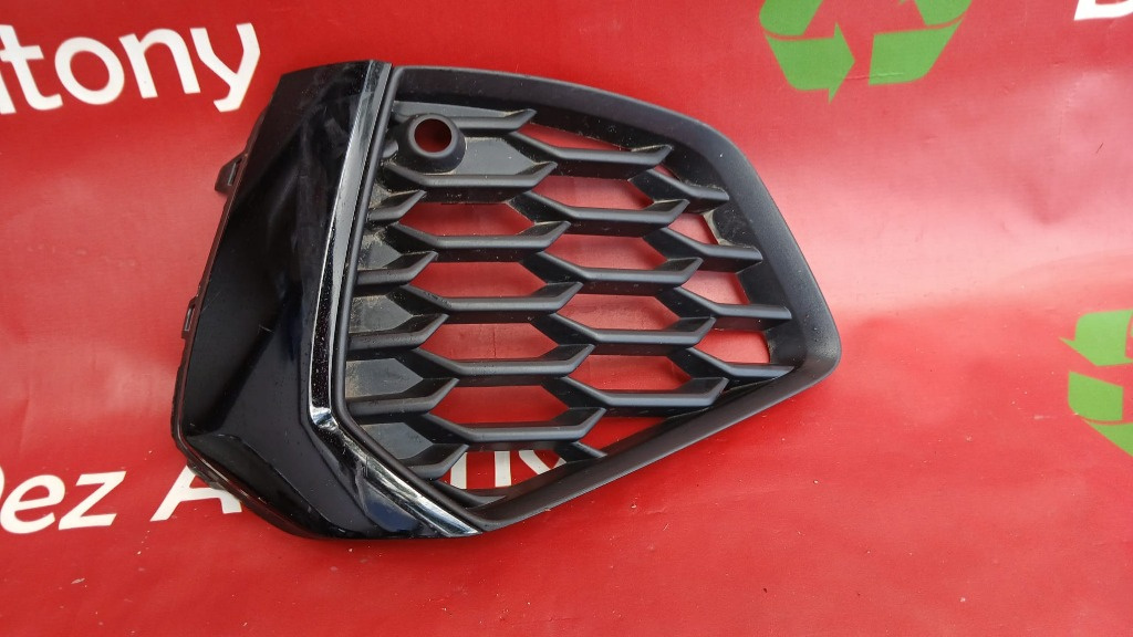 Grila proiector dreapta Audi S3 8Y 2020 2021 2022 2023 cod 8Y0807681G