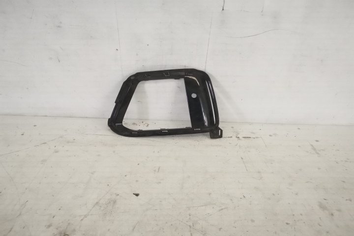 Grila Proiector Dreapta Originala In Stare Buna Land Rover Range Rover 4 2012 2013 2014 2015 2016 2017 Land Rover Range Rover 4 2012 2013 2014 2015 2016 2017