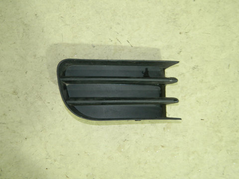 Grila proiector partea dreapta, Renault Megane 2, 2002, 2003, 2004, 2005, 2006, 2007, 2008,, 8200115118